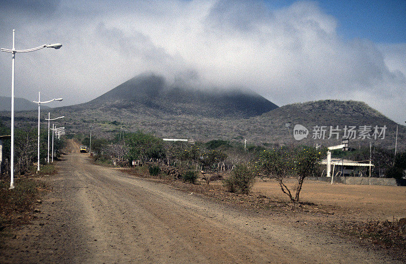 Dirt track, Floreana Island, Galapagos